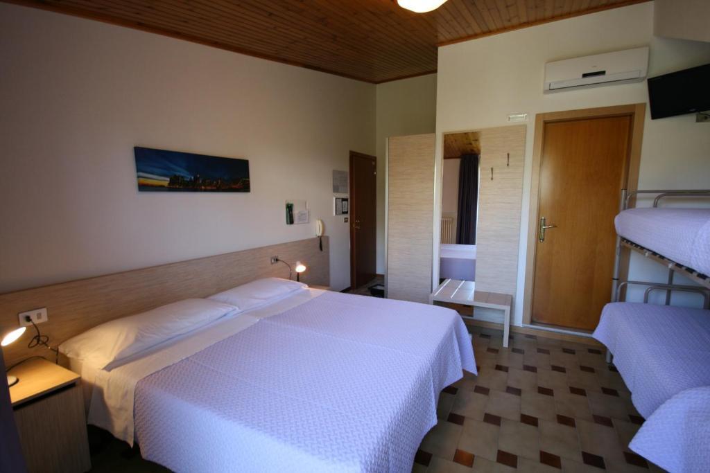 Albergo Centopini Gemmano Room photo